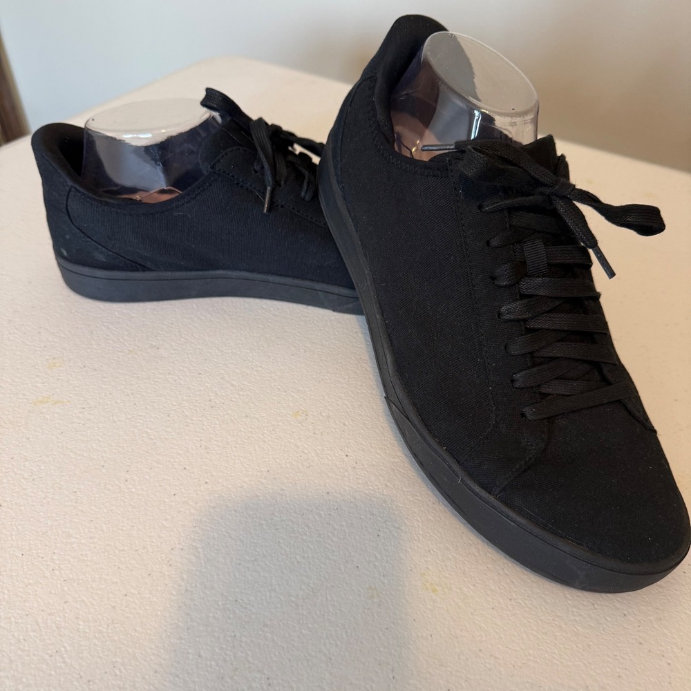 Kizik Vegas Hands Free Canvas Sneakers‎ Mens 10.5 Black Low Top A3FC DIRVBC02-1D